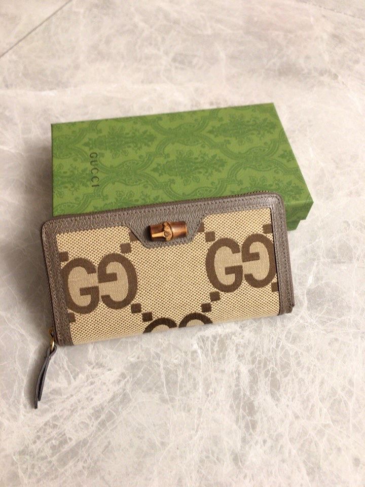 G*u*i wallets & purse